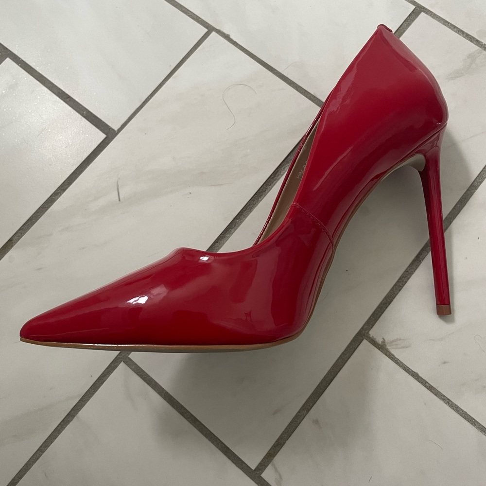 Steve Madden Vala Red Patent Leather Pumps/ Size 8.5